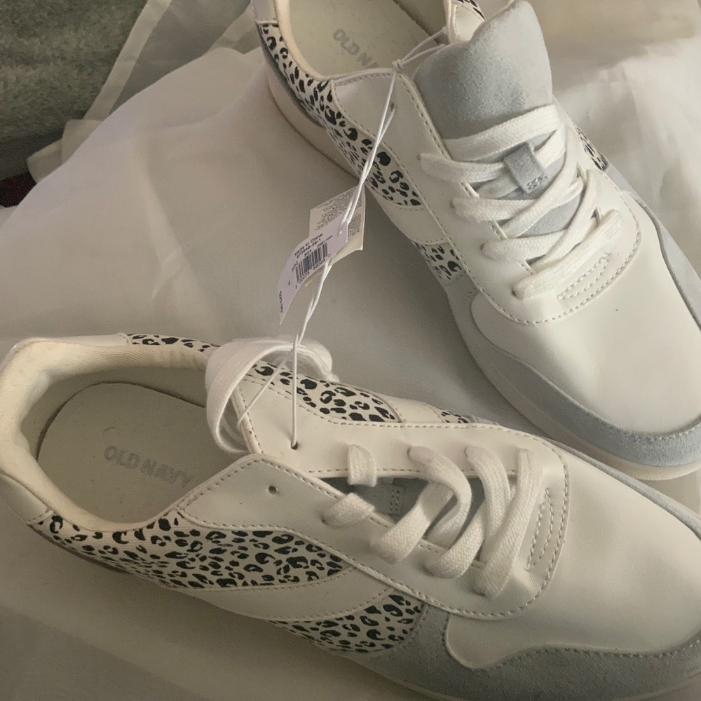 Old navy women’s tennis shoes